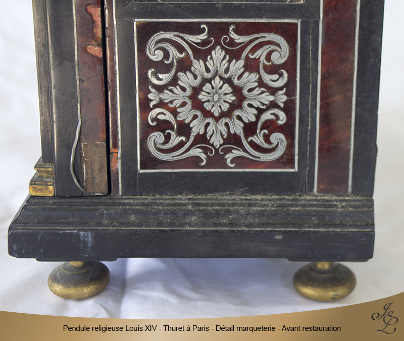 07-Pendule religieuse Louis XIV - Thuret à Paris - Détail marqueterie - Avant restauration