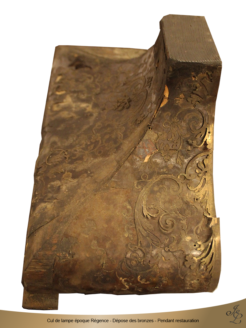 08-Cul de lampe époque Régence - Dépose des bronzes - Pendant restauration