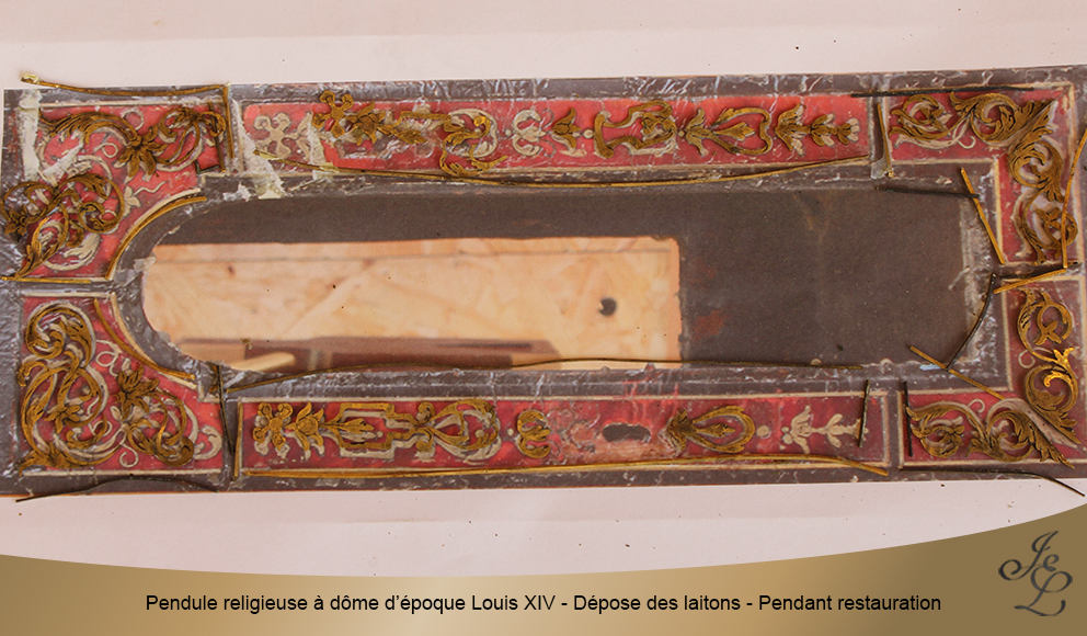 Pendule religieuse à dôme d’époque Louis XIV - Dépose des laitons - Pendant restauration