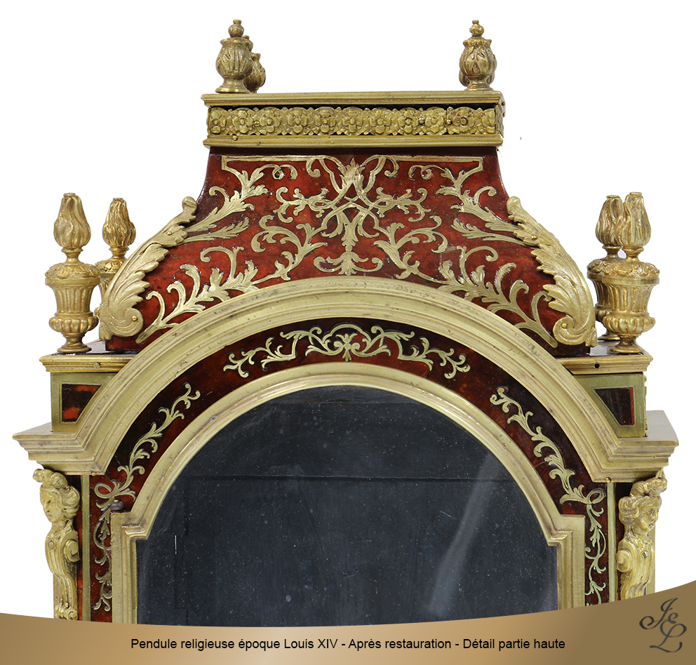 Pendule religieuse époque Louis XIV - Après restauration - Détail partie haute