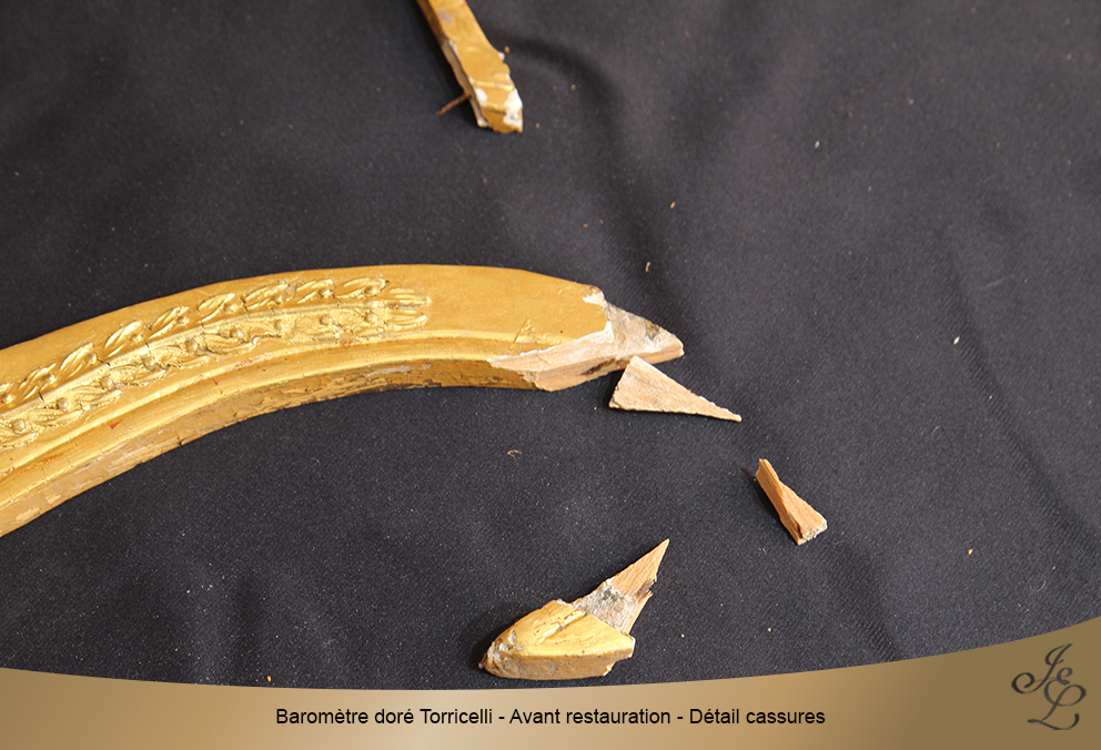 Baromètre doré Torricelli - Avant restauration - Détail cassures