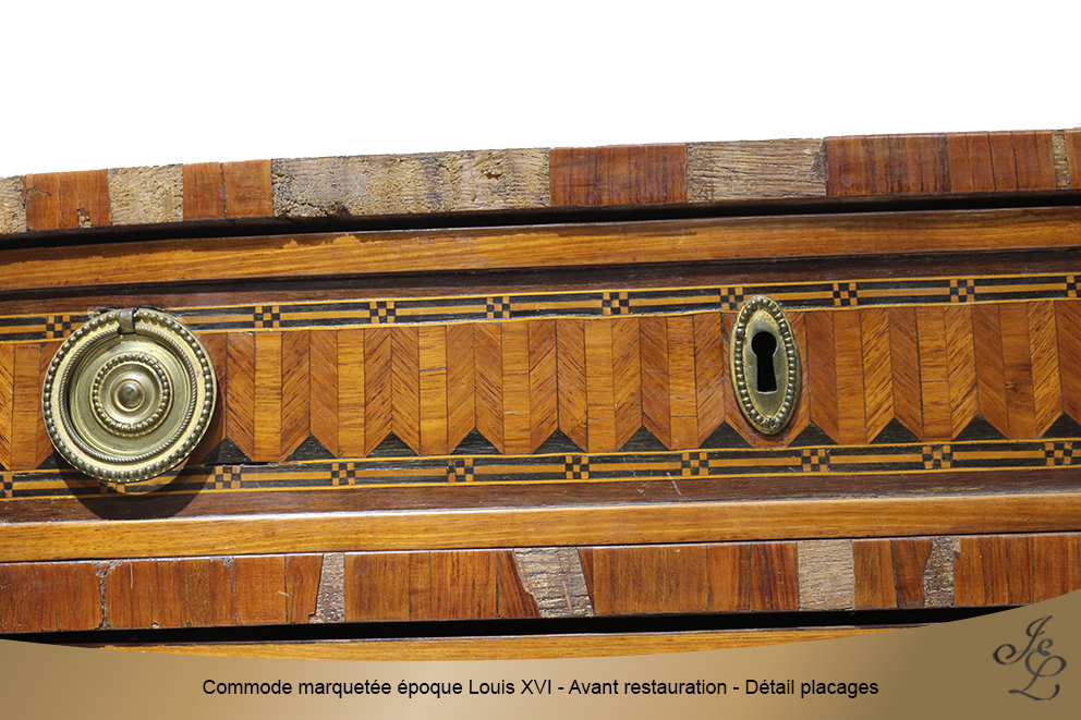 Commode marquetée époque Louis XVI - Avant restauration - Détail placages 3